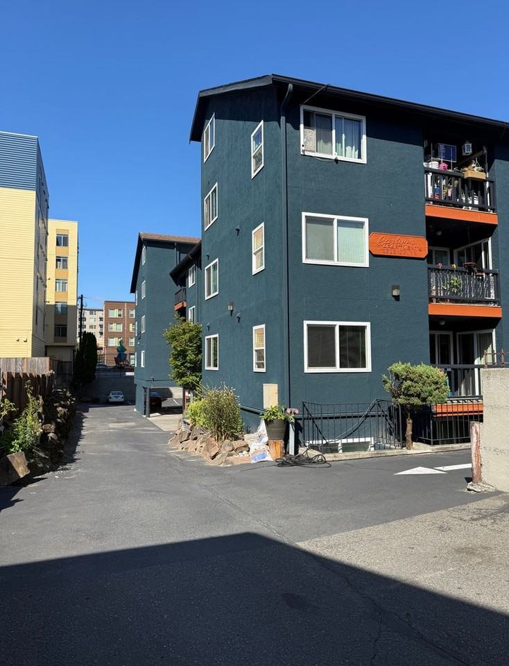 Carlynn Apartments - Photo 2 of 20