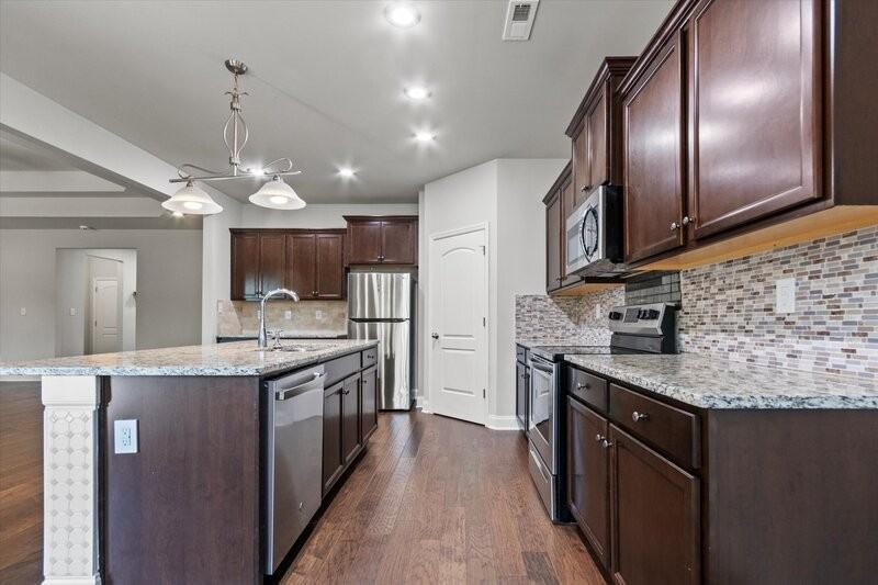 220 Dinner Tree Sq - Photo 5 of 21