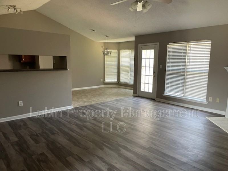 2715 Longshadow Ln - Photo 2 of 6