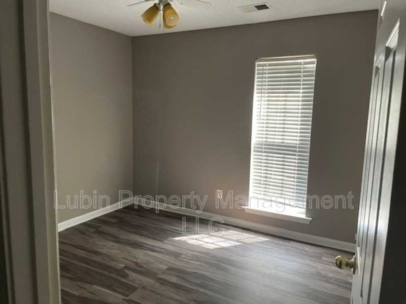 2715 Longshadow Ln - Photo 4 of 6
