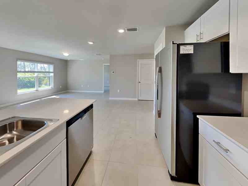 4731 Gillot Blvd - Photo 4 of 25