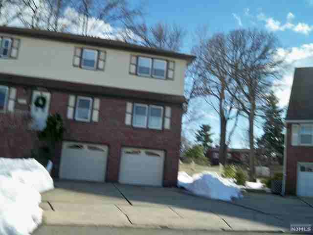 11 Millo Ct - Photo 2 of 17