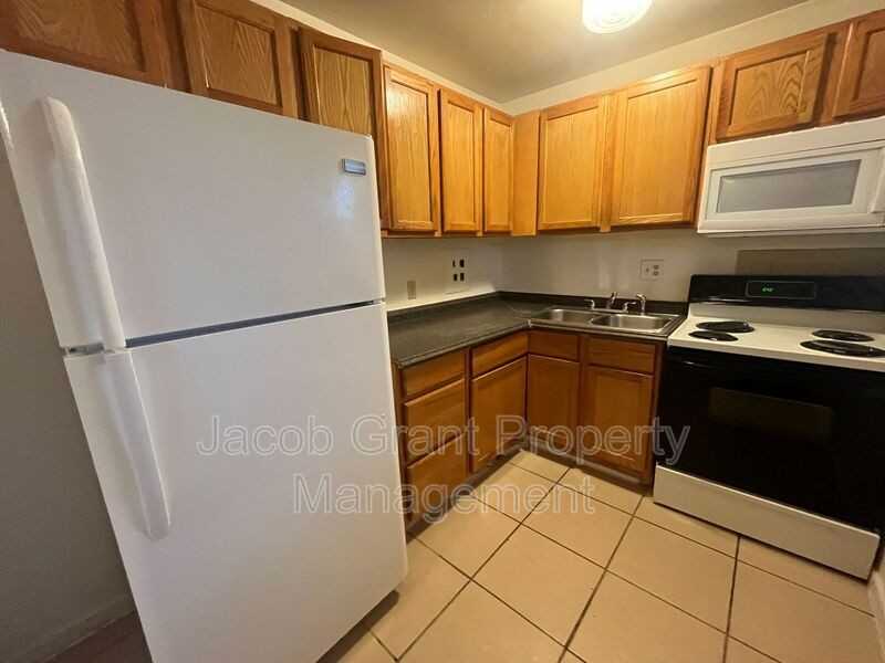 675 Tiger Ave #2 - Photo 4 of 8