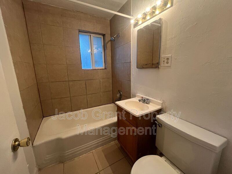 675 Tiger Ave #2 - Photo 5 of 8