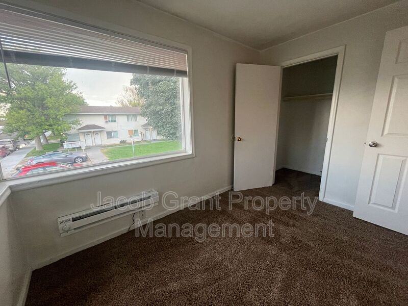 675 Tiger Ave #2 - Photo 6 of 8