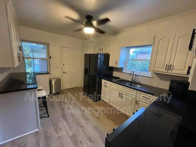 110 Gordon St - Photo 2 of 20