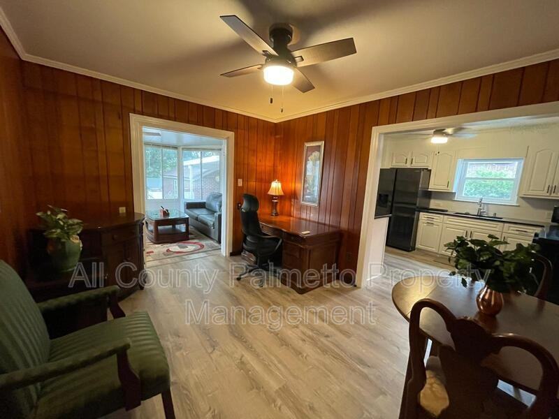 110 Gordon St - Photo 4 of 20