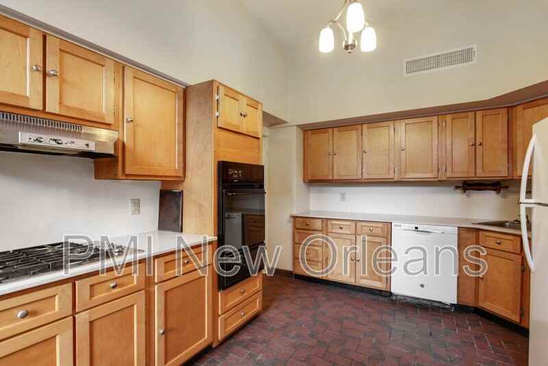 810 Pine St - Photo 5 of 11