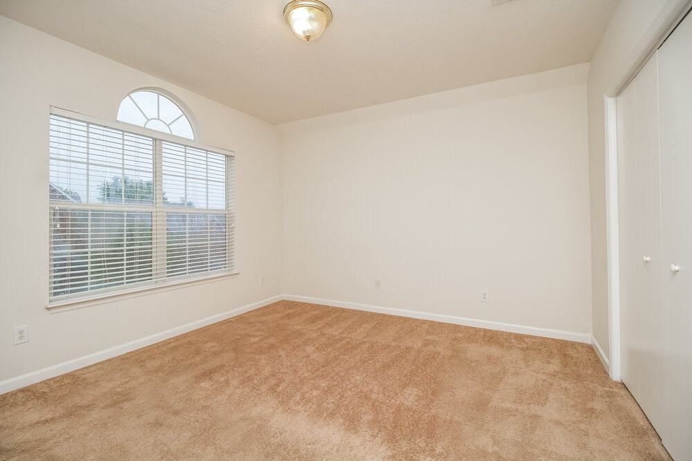 1133 Phelissa Dr - Photo 5 of 21