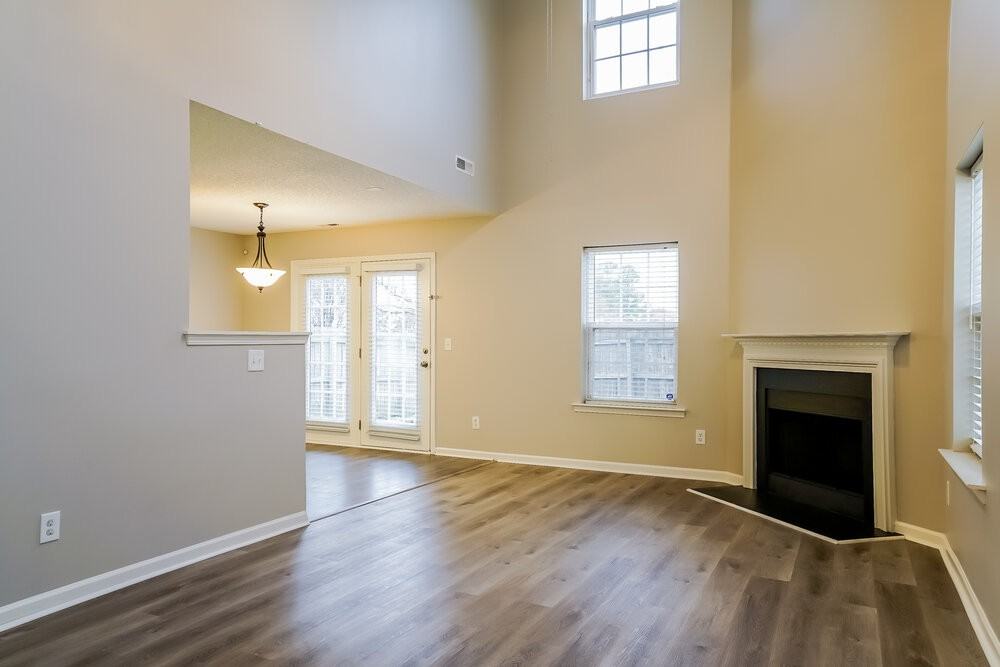7205 Brighton Hill Ln - Photo 4 of 17