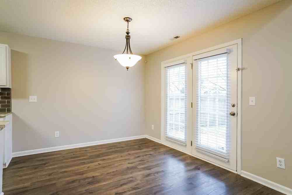 7205 Brighton Hill Ln - Photo 7 of 17