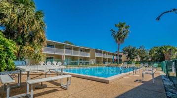 featured image of 6903 N Lagoon Dr #6