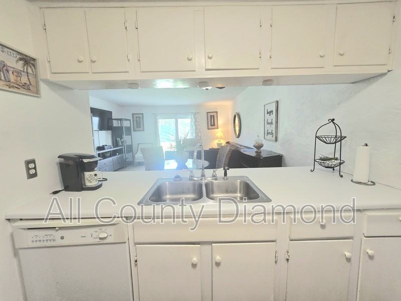 6903 N Lagoon Dr #6 - Photo 5 of 31