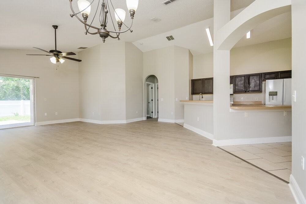 1320 Creekview Ct - Photo 5 of 16