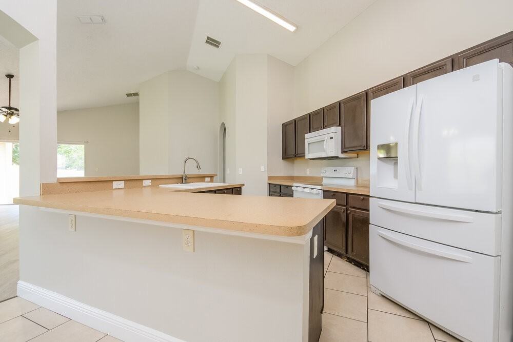 1320 Creekview Ct - Photo 7 of 16