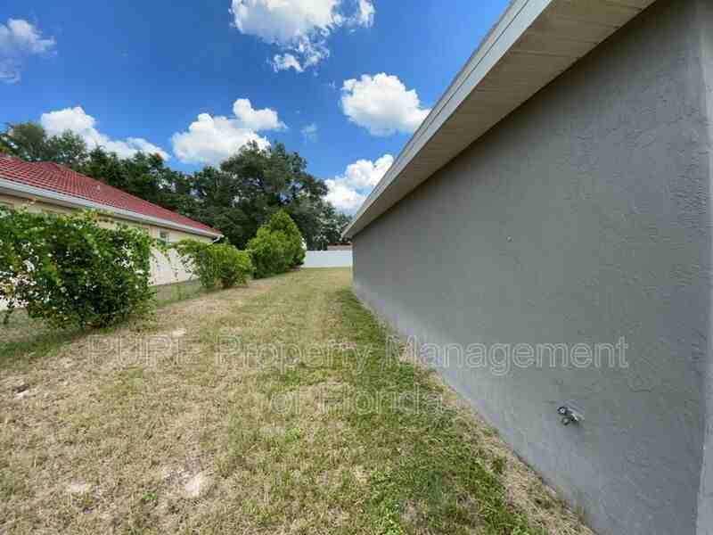 15611 Sw 28th Avenue Rd - Photo 2 of 33
