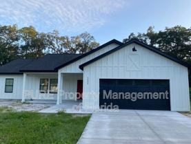 2635 Ne 37th Place Rd - Photo 1 of 1