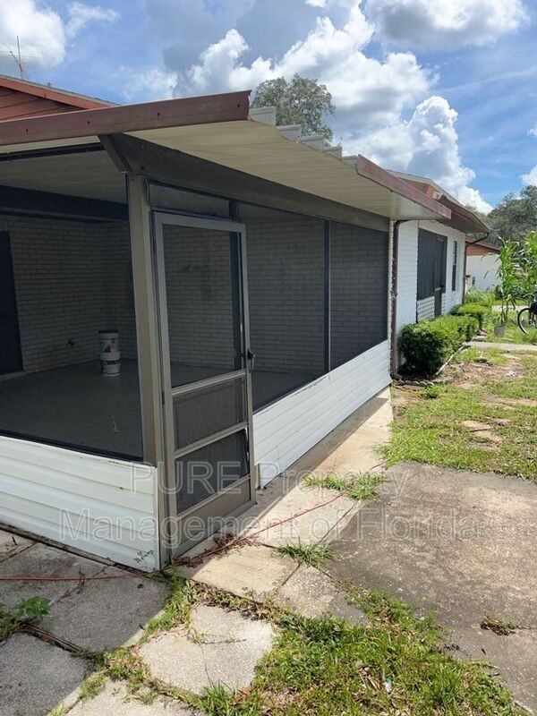 3135 Sw 97th St #2 - Photo 2 of 36