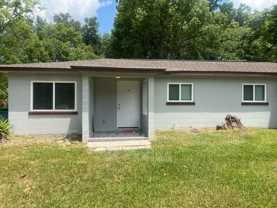 1137 Ne 9th Ave - Photo 1 of 1