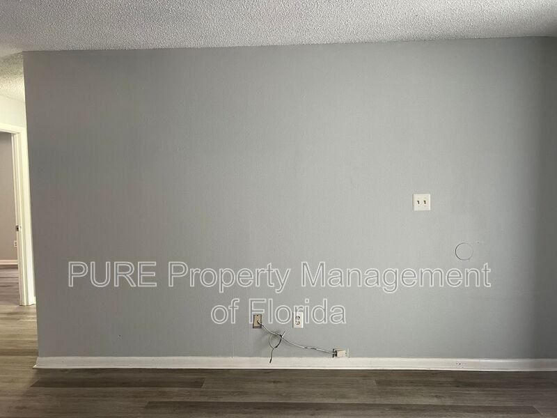 2985 Seavenue #C - Photo 3 of 19