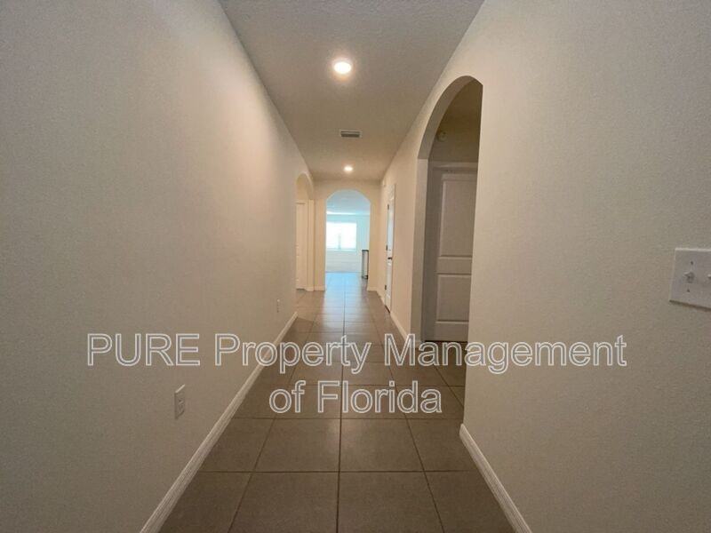 4950 Ne 15th Pl - Photo 2 of 41