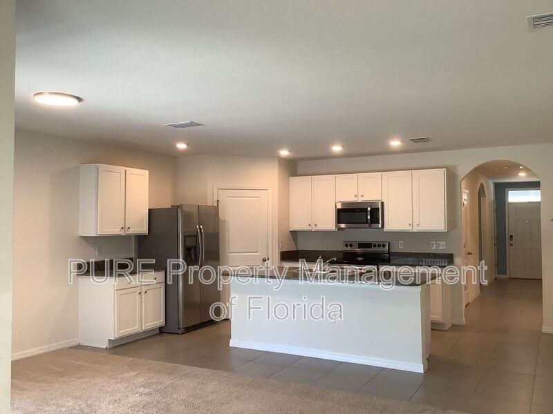4950 Ne 15th Pl - Photo 4 of 41