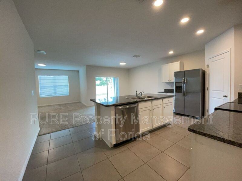 4950 Ne 15th Pl - Photo 5 of 41