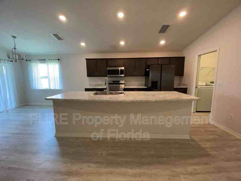 8925 Se 43rd Ave - Photo 2 of 34