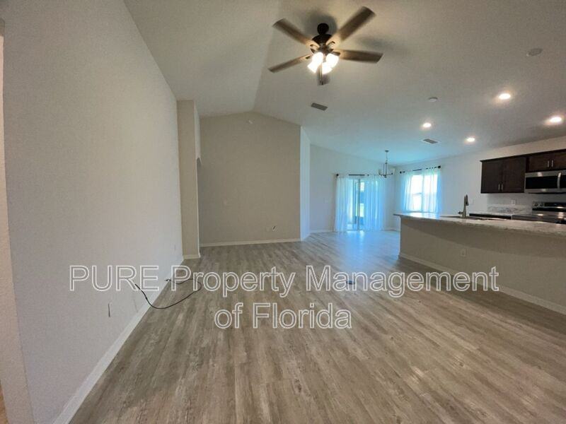 8925 Se 43rd Ave - Photo 3 of 34