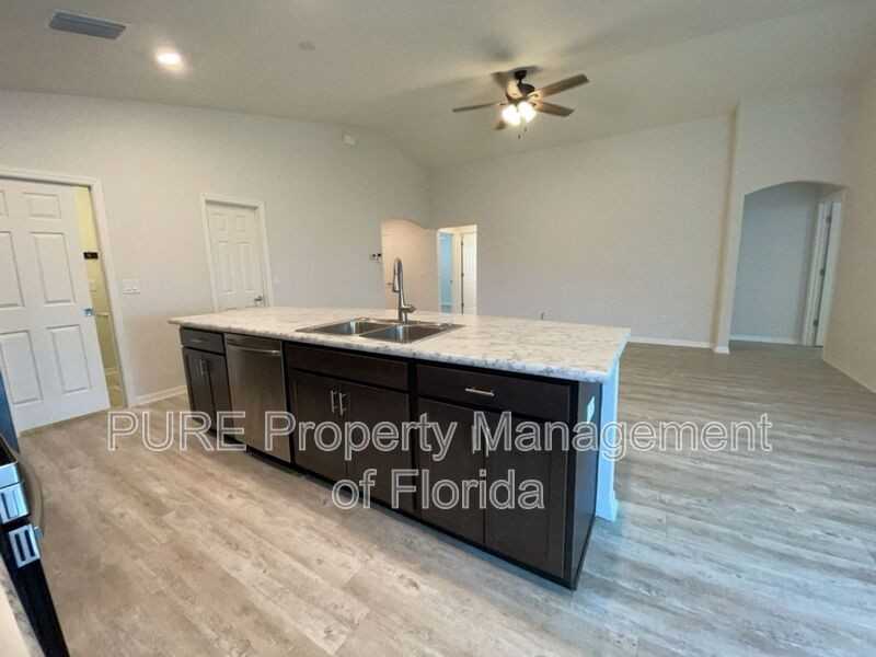 8925 Se 43rd Ave - Photo 7 of 34
