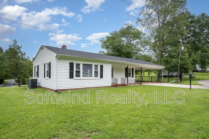 8095 New St - Photo 3 of 20