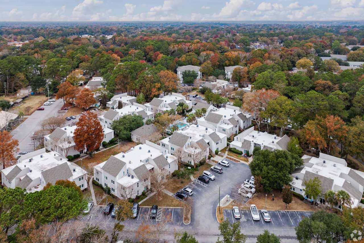 West Wind - Photo 2 of 23