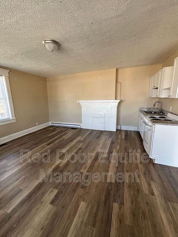 508 N Columbus St #4 - Photo 3 of 7