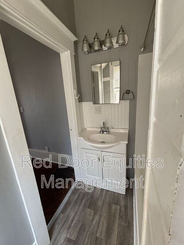 508 N Columbus St #4 - Photo 5 of 7