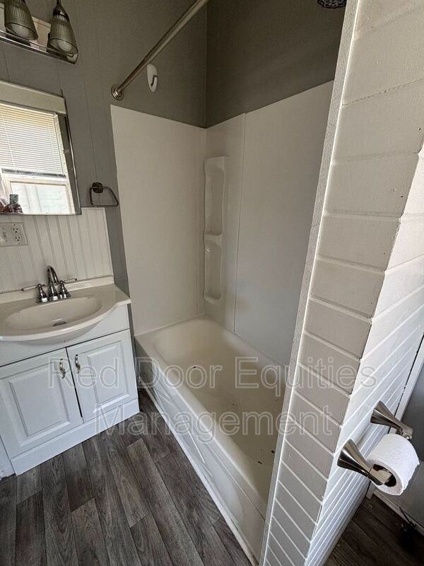 508 N Columbus St #4 - Photo 6 of 7
