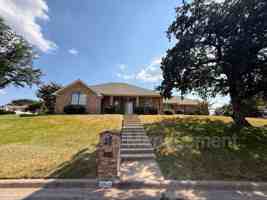 featured image of 1906 Country Brook Dr