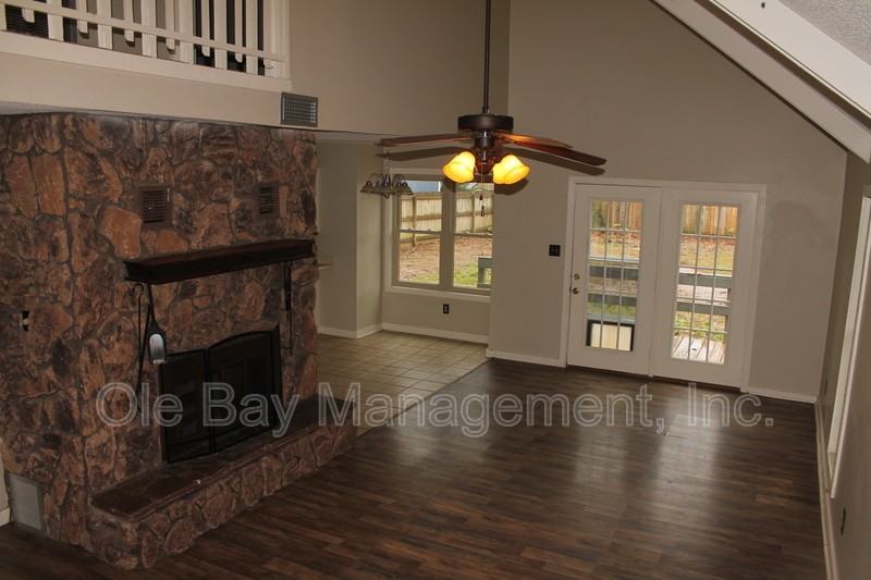 806 Mcneil Ave - Photo 2 of 7