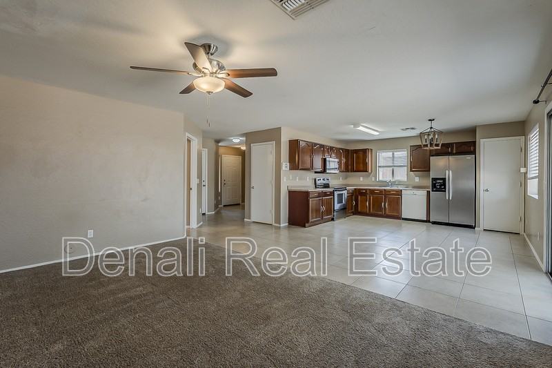 5764 East Everhart Lane - Photo 7 of 38