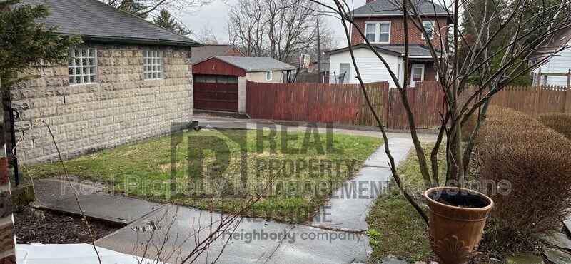 1908 Dale St #1stFL - Photo 4 of 29