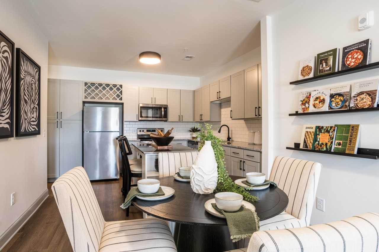 Nexus 485 - Photo 5 of 34