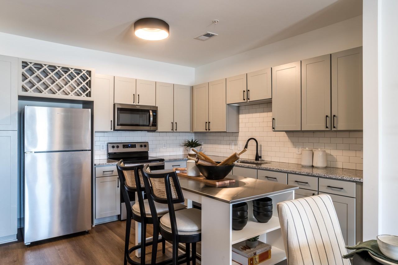 Nexus 485 - Photo 6 of 34