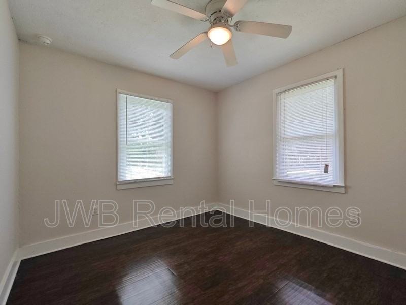 573 E 55th St - Photo 6 of 8