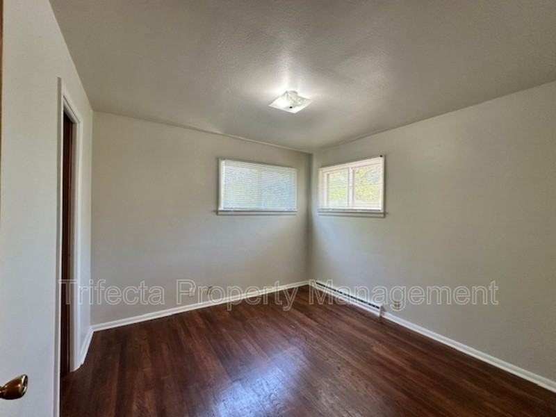 622 Miller Dr - Photo 5 of 24