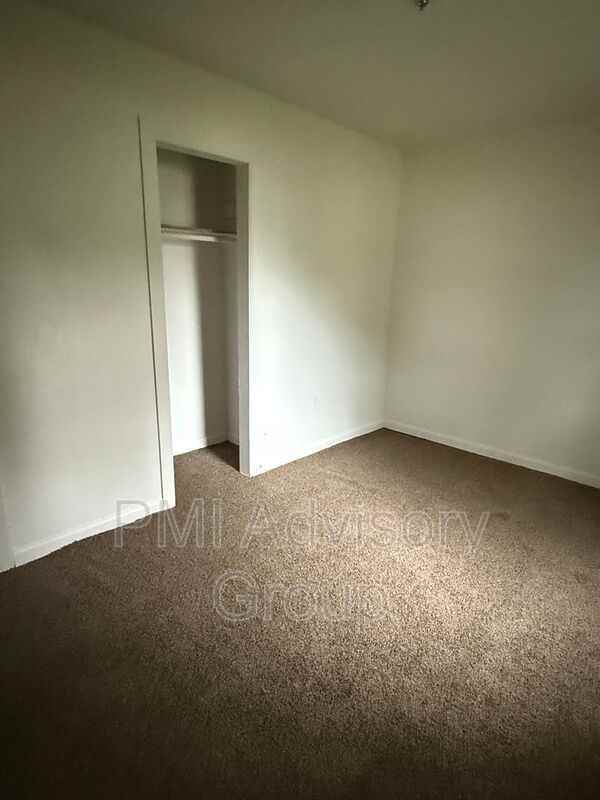 504 Se 35th St - Photo 3 of 7