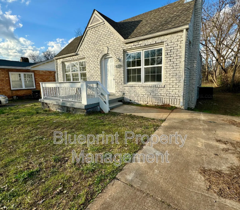 1532 Bay Ave Sw - Photo 2 of 15