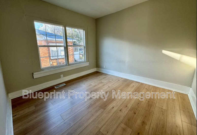 1532 Bay Ave Sw - Photo 5 of 15