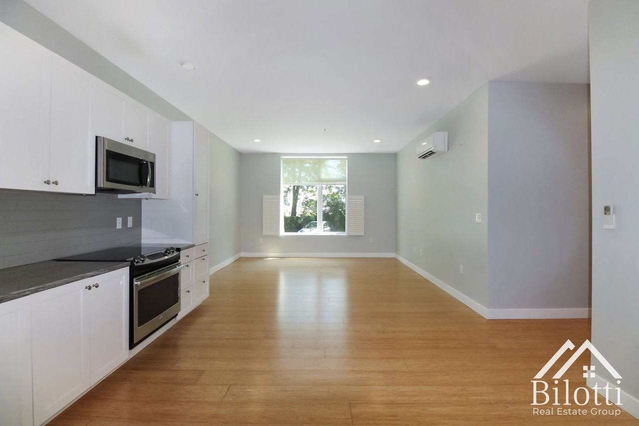 101 Hillside Ave East Side of Providence - Photo 2 of 36