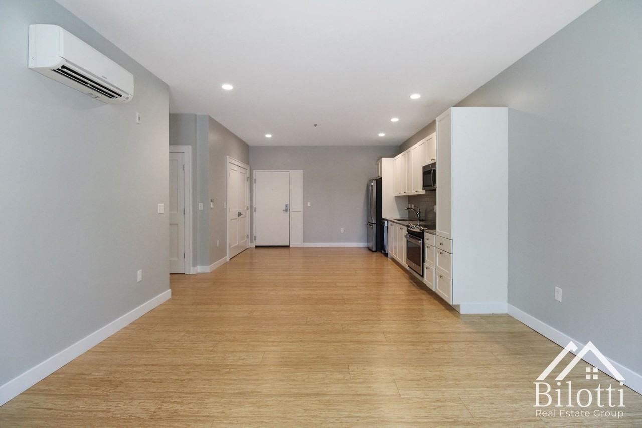 101 Hillside Ave East Side of Providence - Photo 3 of 36