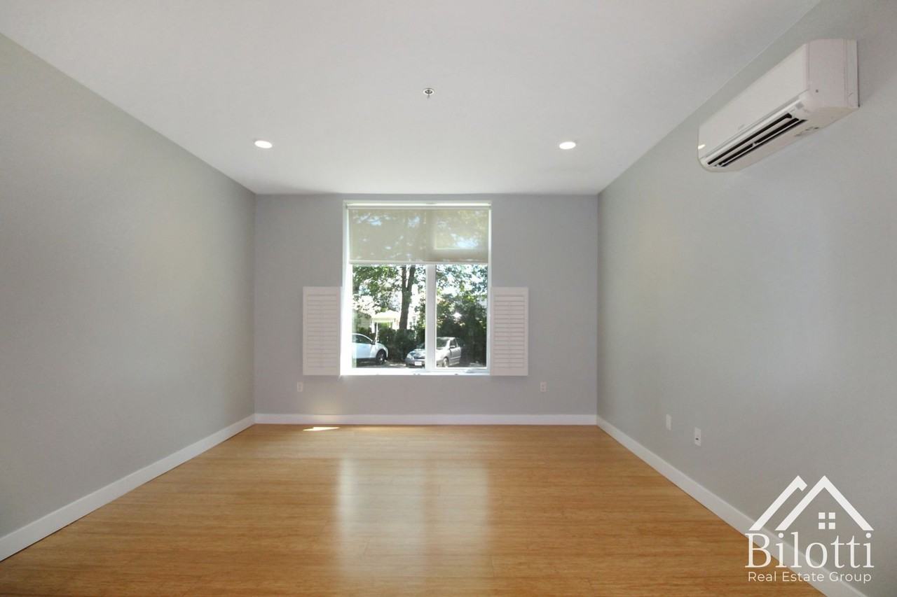 101 Hillside Ave East Side of Providence - Photo 4 of 36