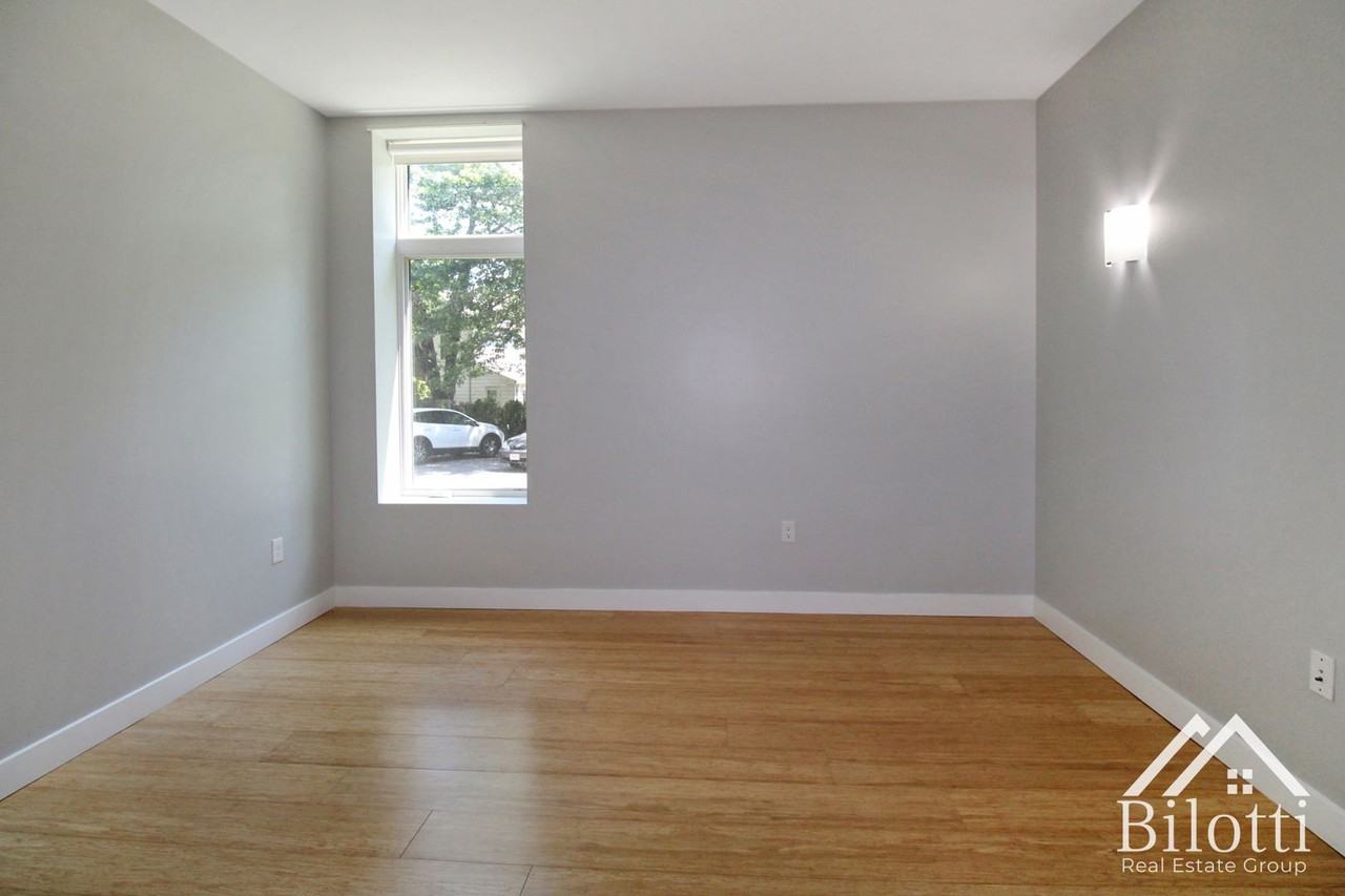 101 Hillside Ave East Side of Providence - Photo 5 of 36